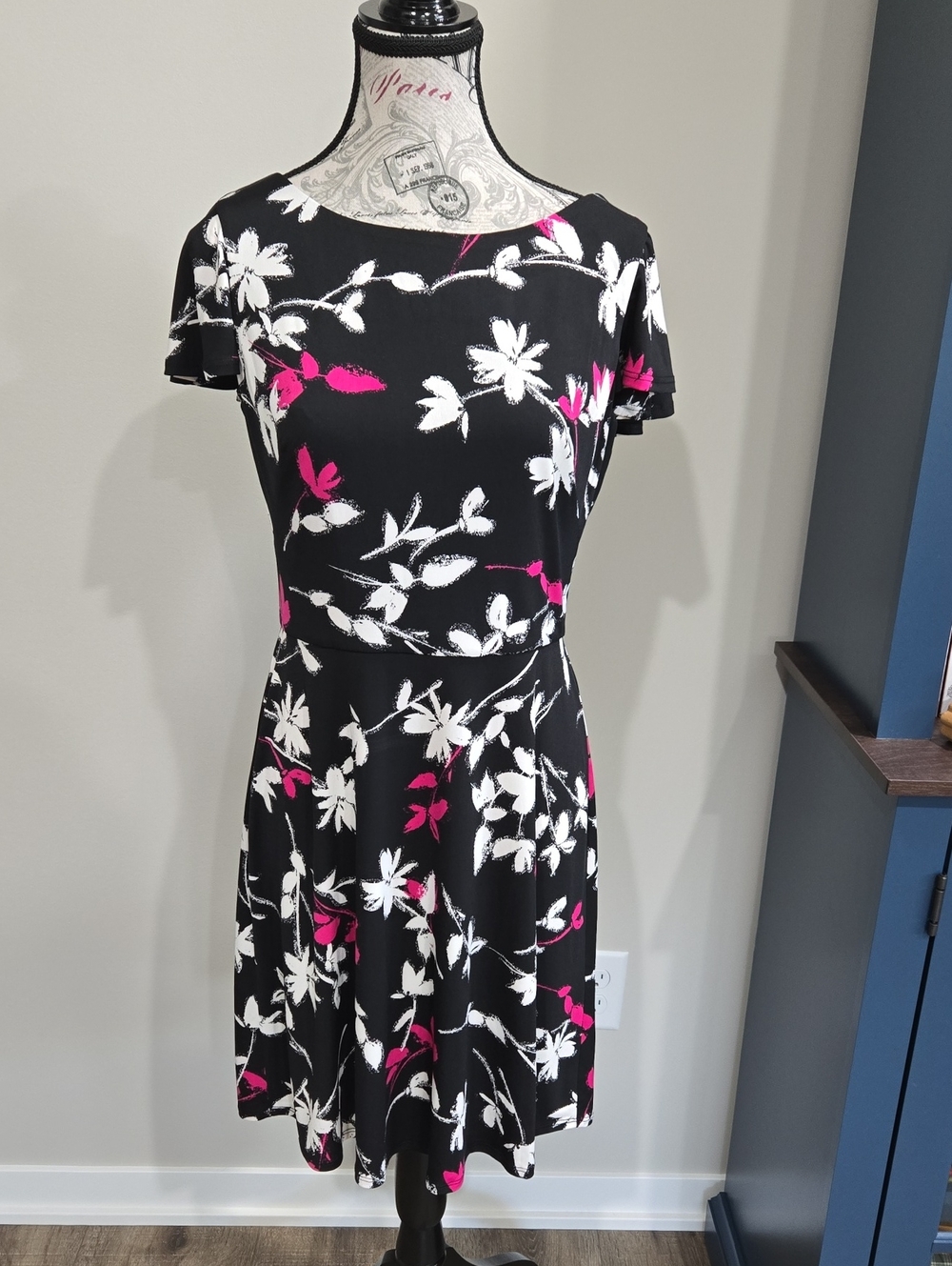 NorthStyle Black Scoop Back Dress with White Floral and Pink Accents - Size 6